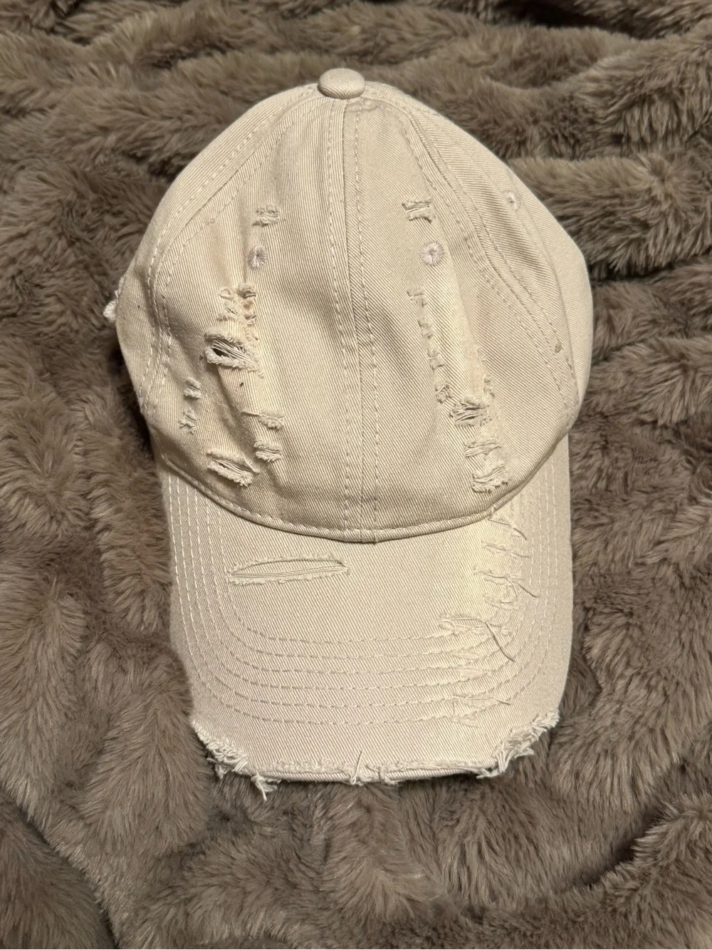 Distressed Beige Women’s Baseball Hat